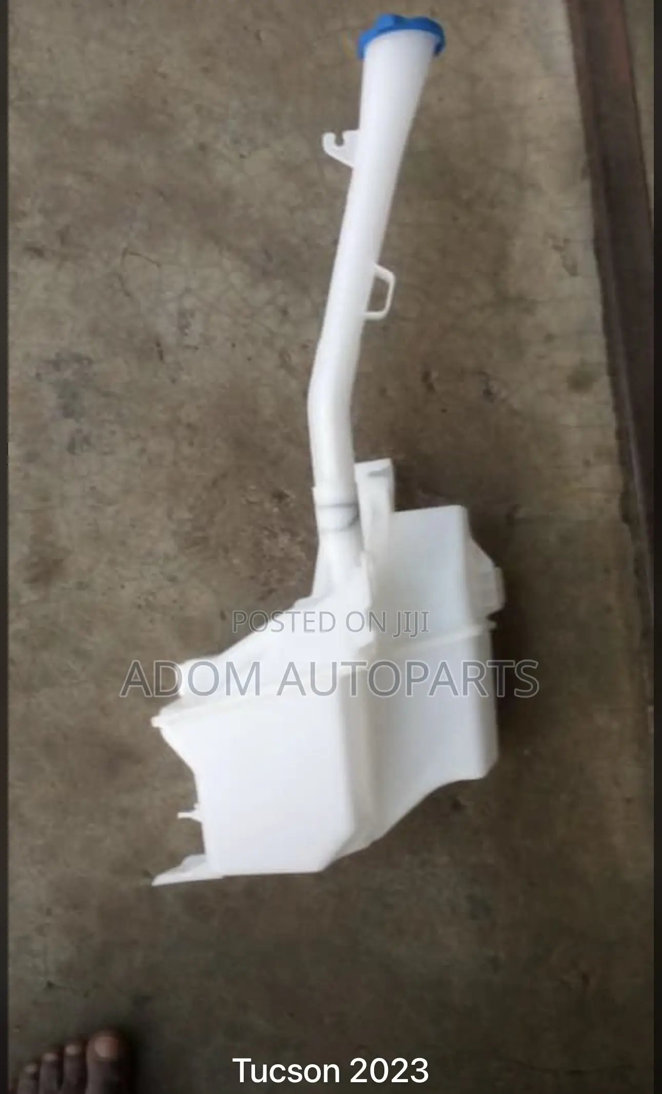 Hyundai Tucson Wiper Wash Bottle