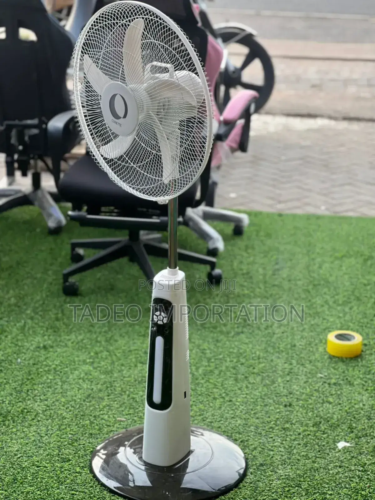 18 Nches Clinette Rechargeable Fan