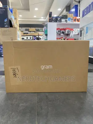 New Laptop LG Gram 15.6 16GB AMD Ryzen 7 SSD 1T
