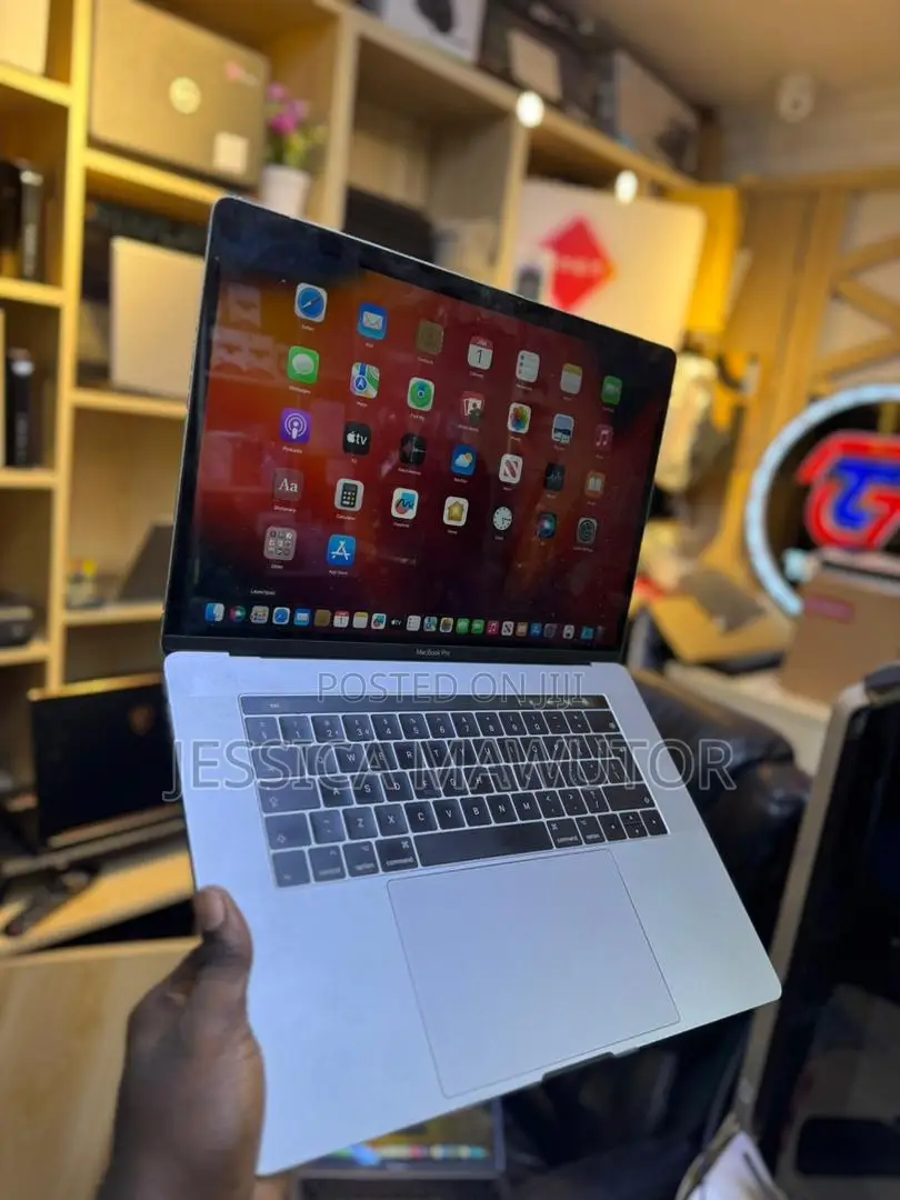 Laptop Apple MacBook Pro 16GB Intel Core I5 SSD 512GB