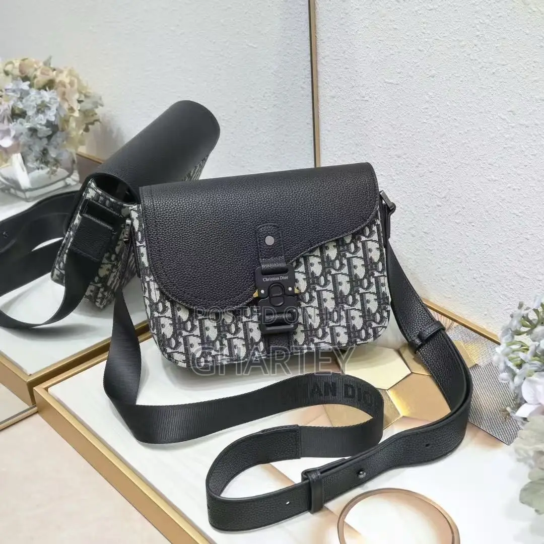 Luxury Designer Dior Black Saddle Bag Available in Box