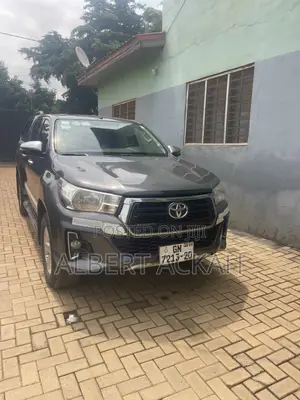 Toyota Hilux 2020 Gray