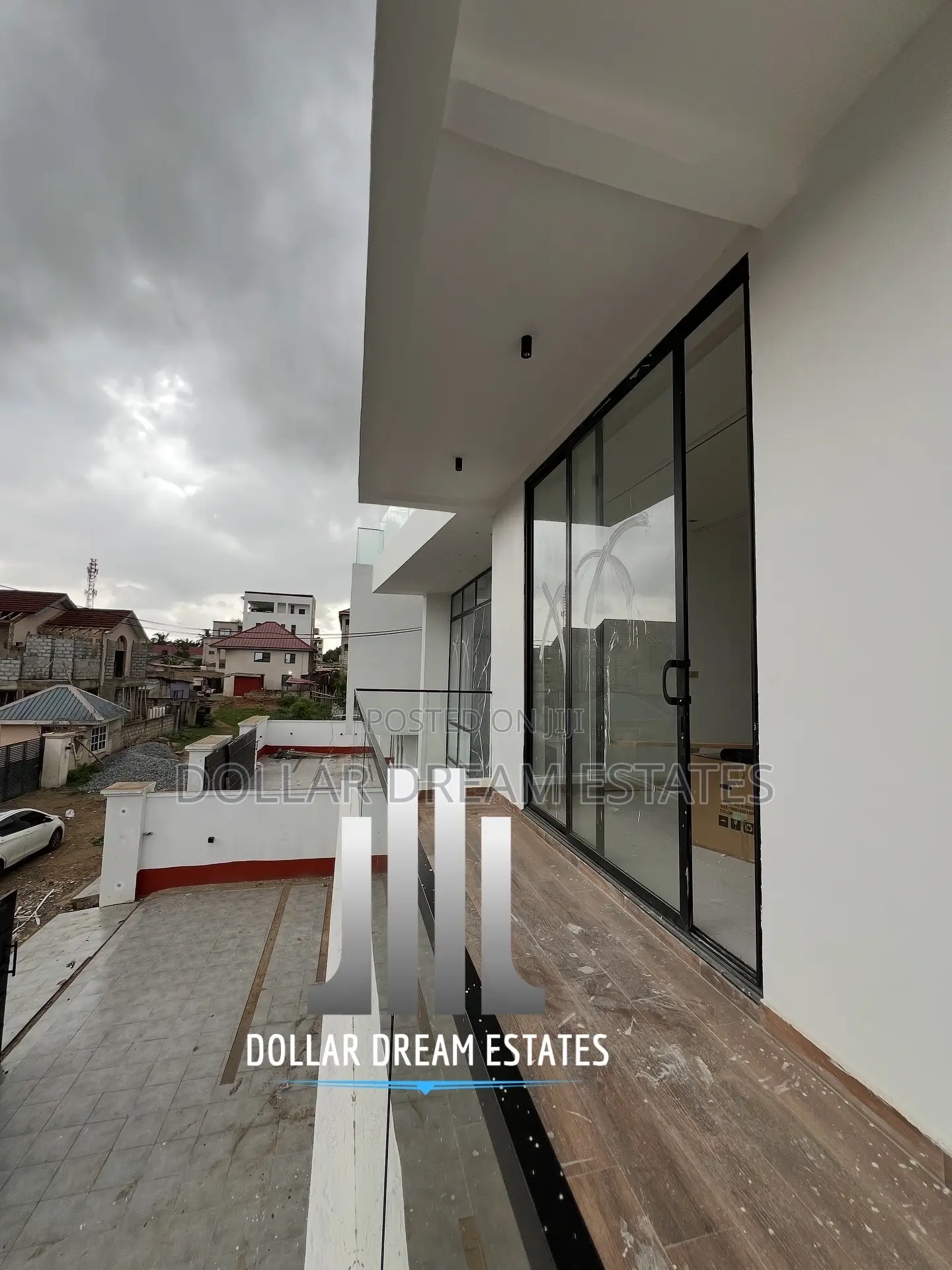 5bdrm House in Madina for sale
