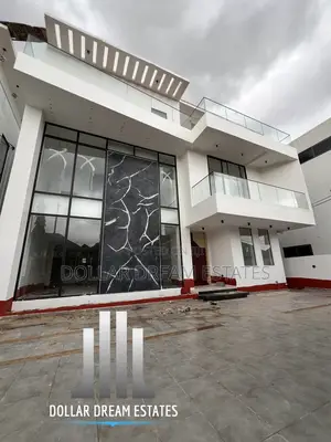 5bdrm House in Madina for sale
