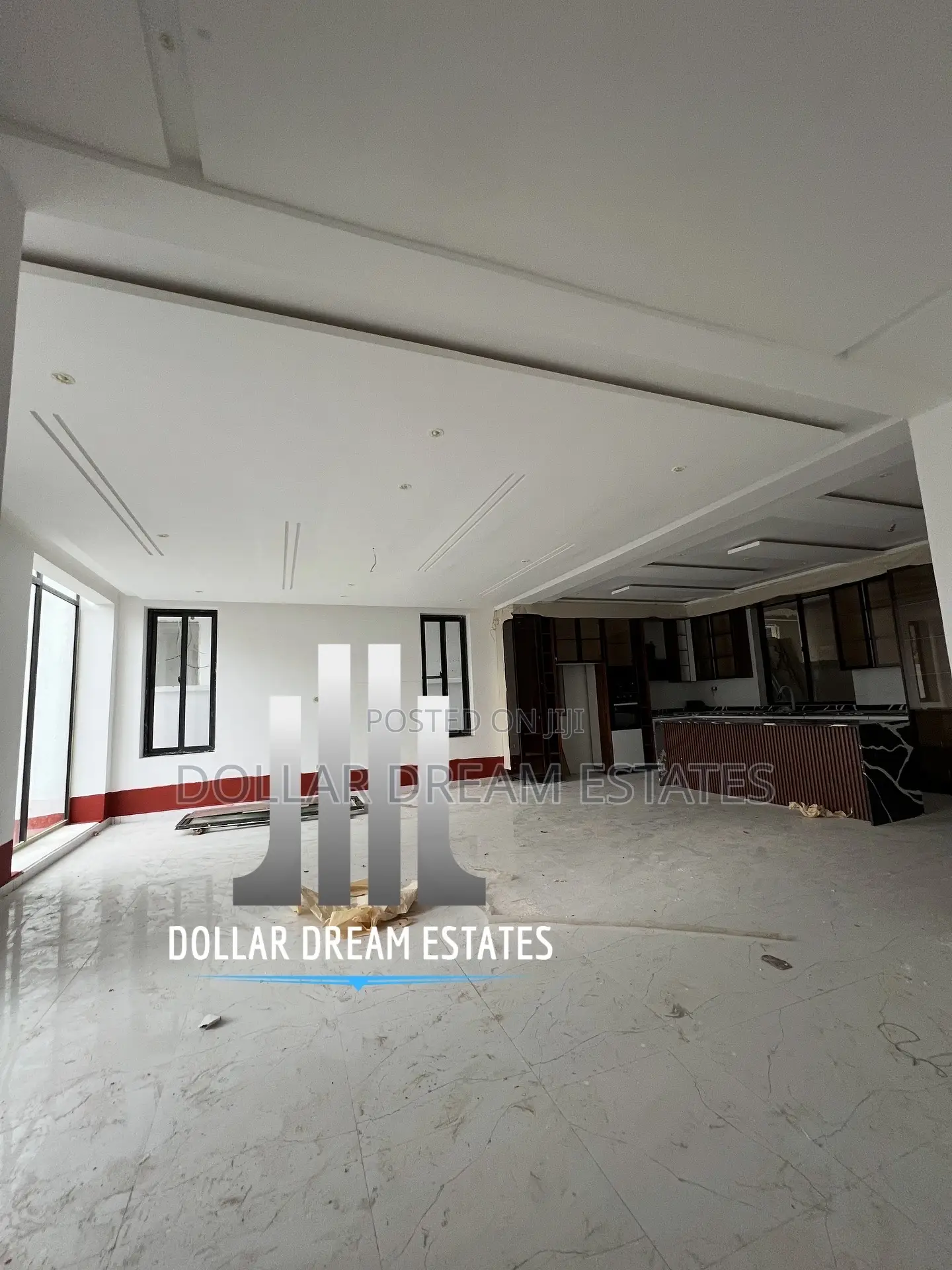 5bdrm House in Madina for sale