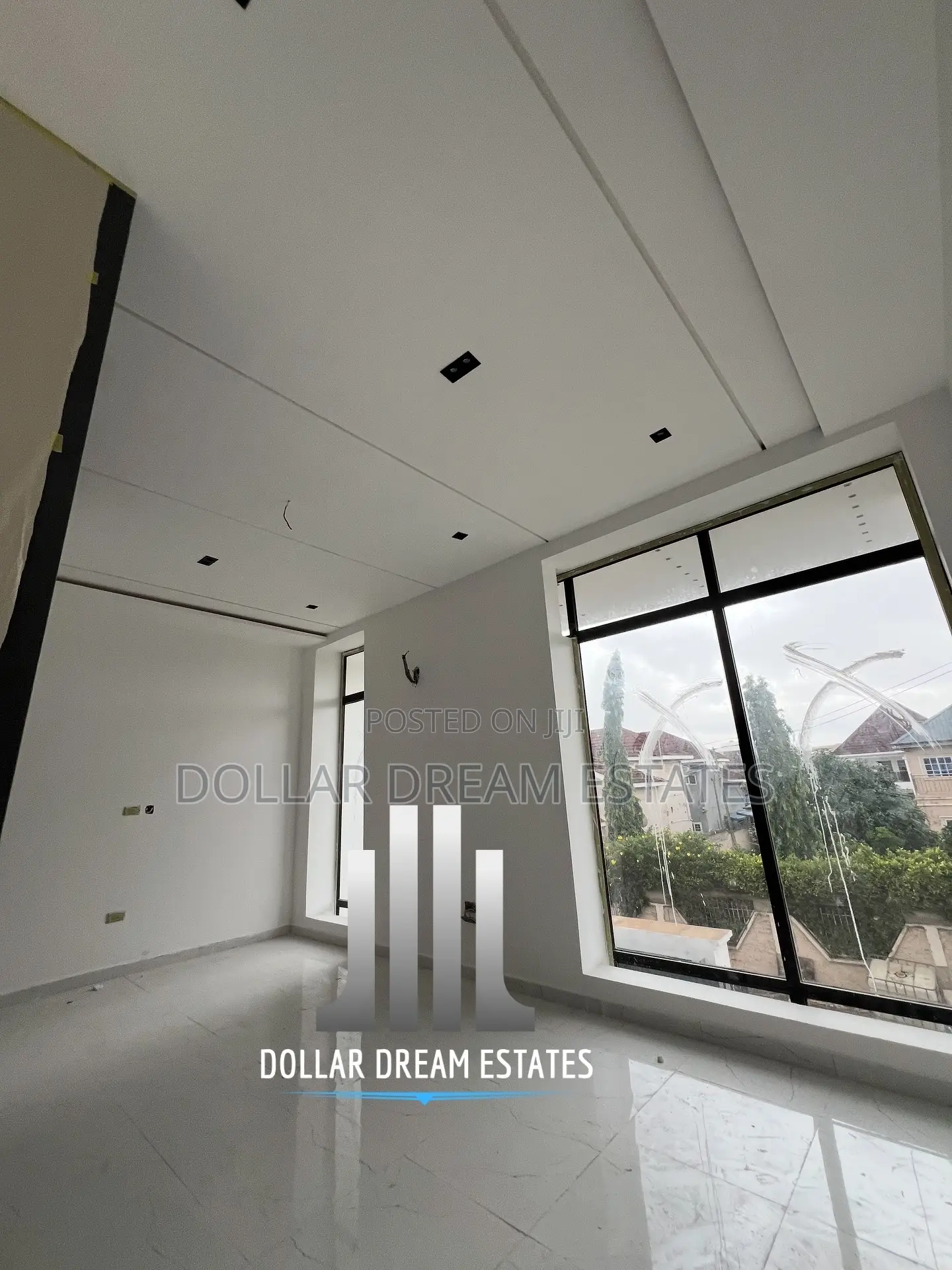 5bdrm House in Madina for sale