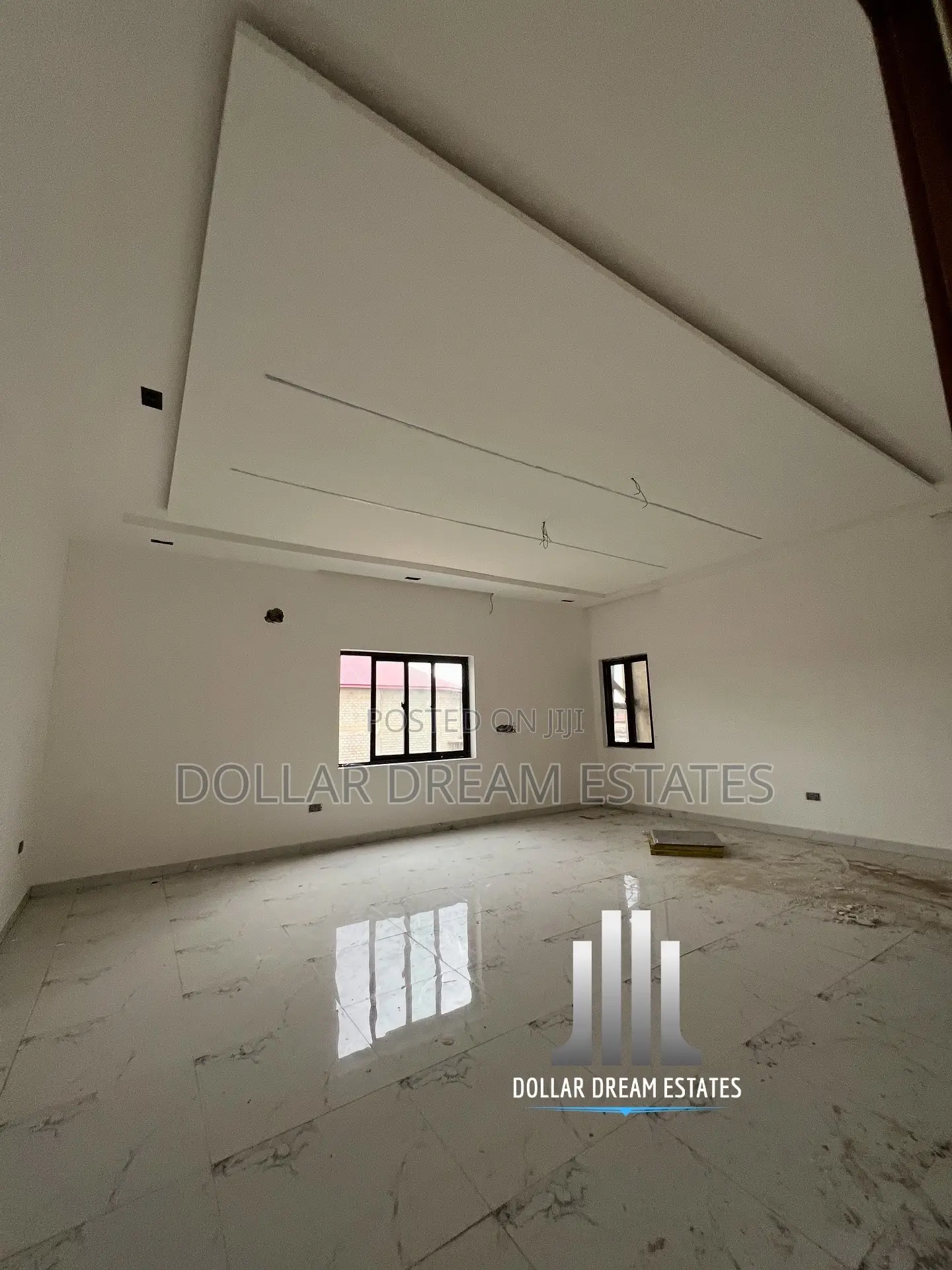 5bdrm House in Madina for sale