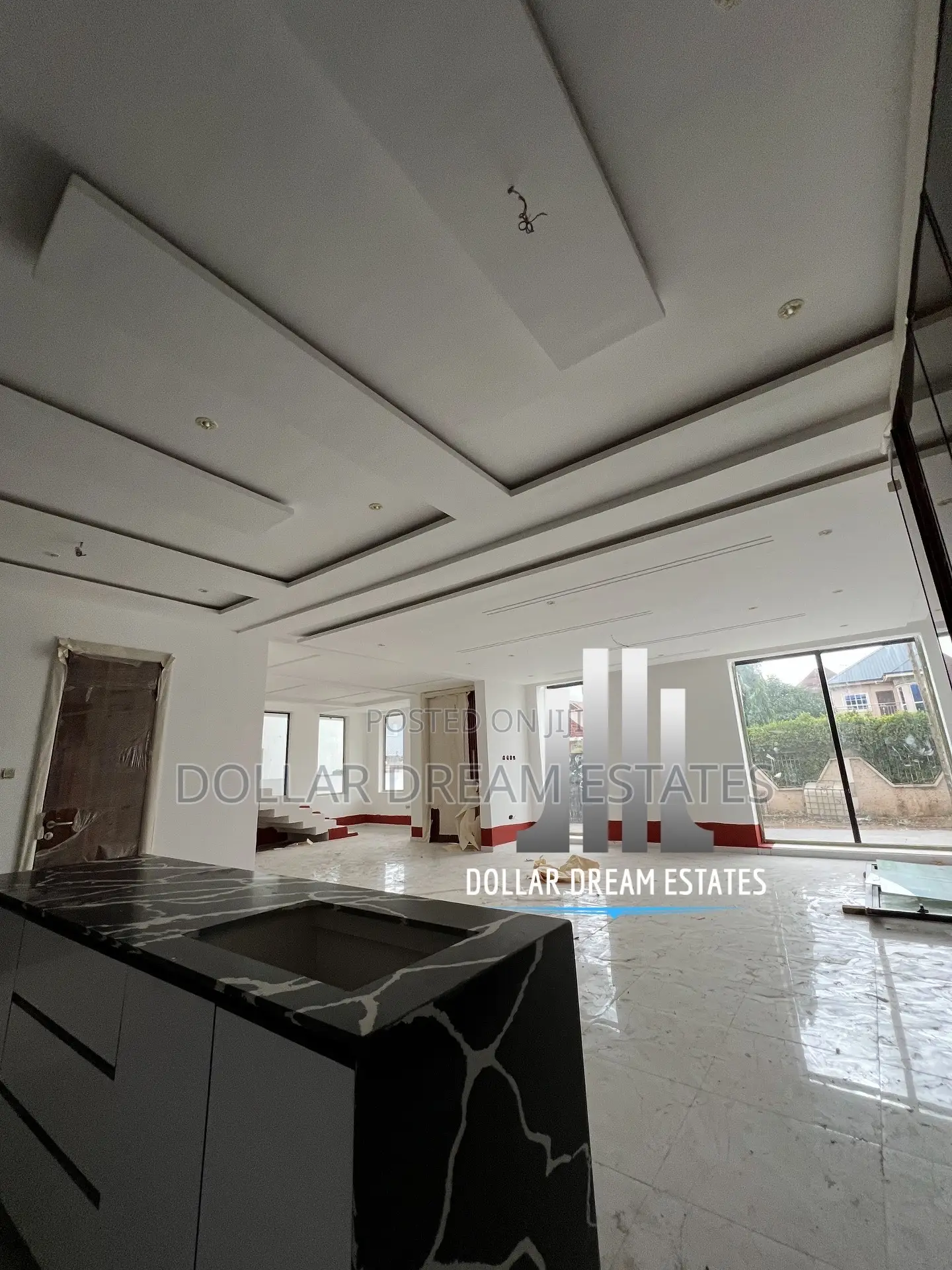 5bdrm House in Madina for sale