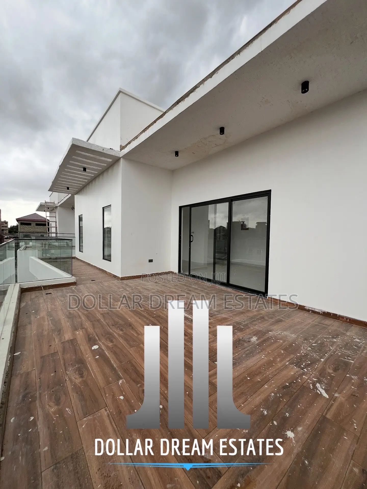 5bdrm House in Madina for sale