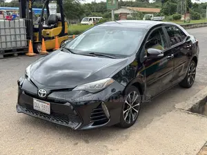 Toyota Corolla SE Special Edition 4dr Sedan (1.8L 4cyl CVT) 2017 Black