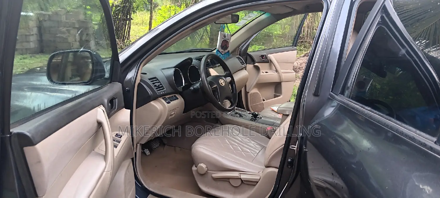 Toyota Highlander Limited 2010 Gray