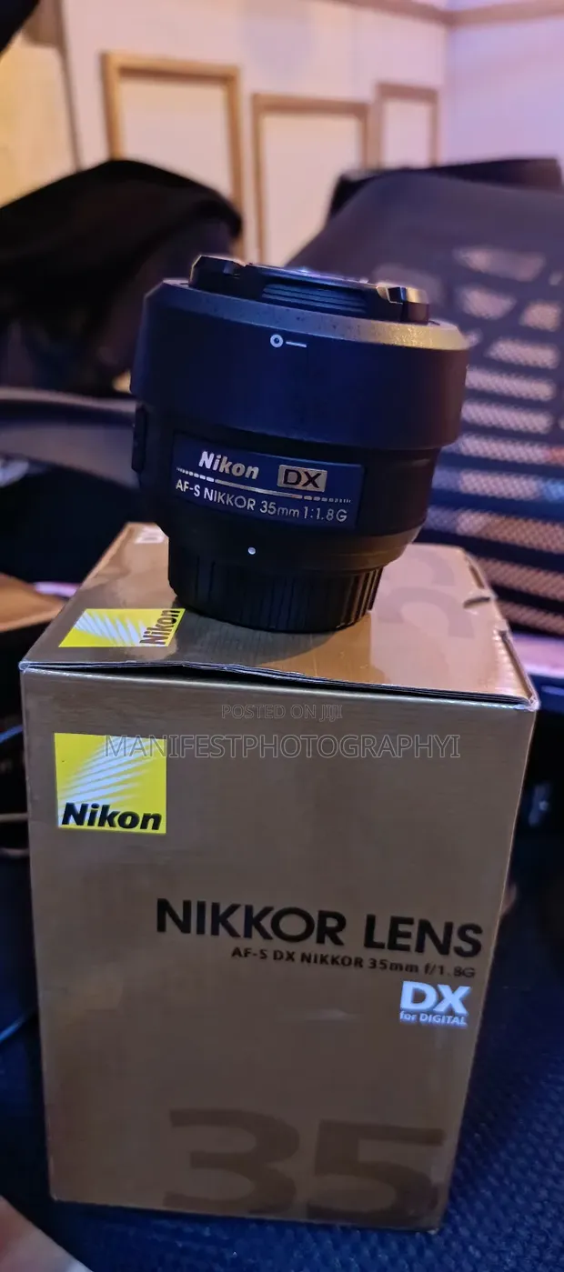 Nikon D5600 With 18-140mm and 35mm Dx Lens for Sale in Ho
