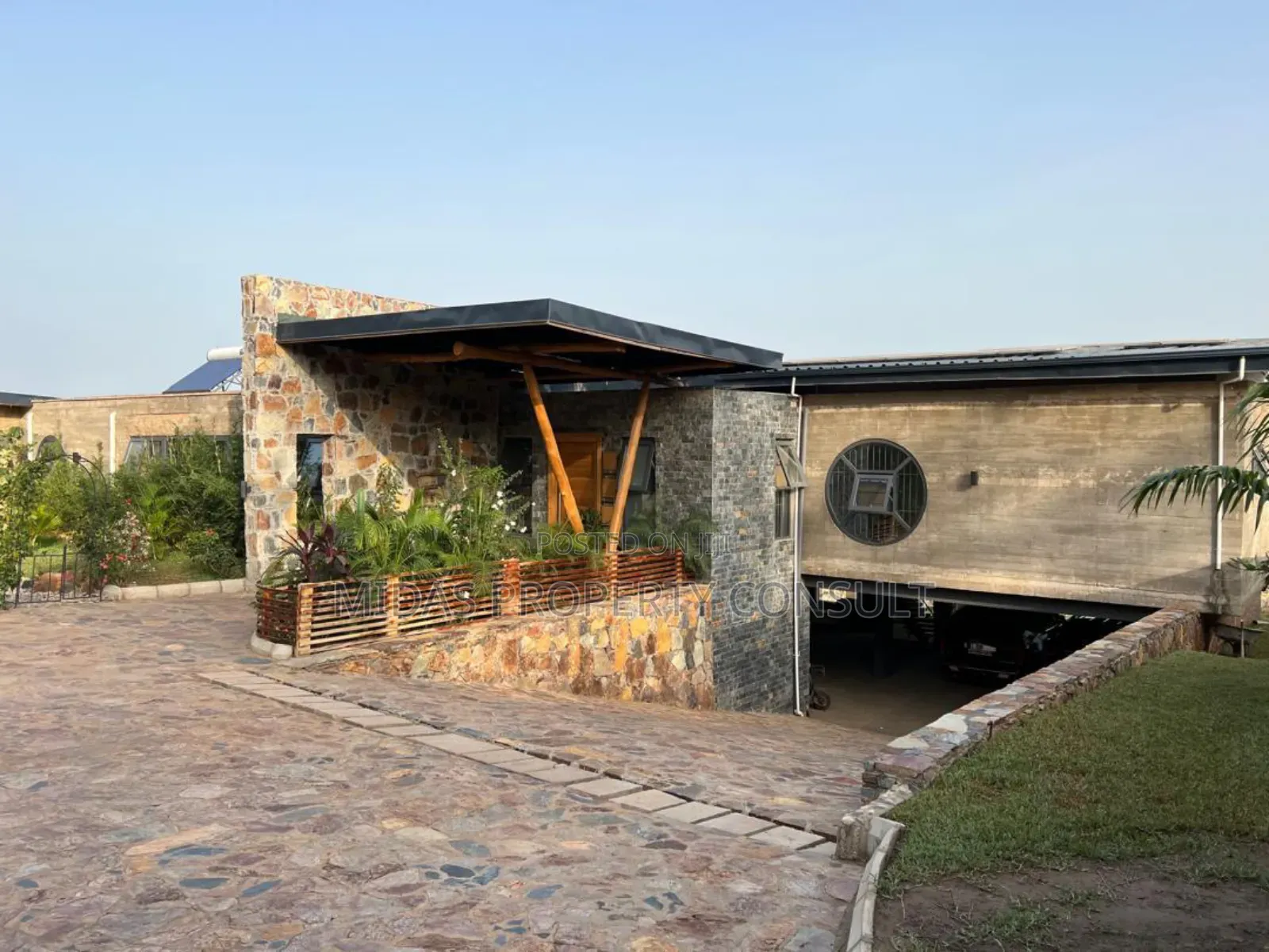 Furnished 5bdrm House in Aburi for sale