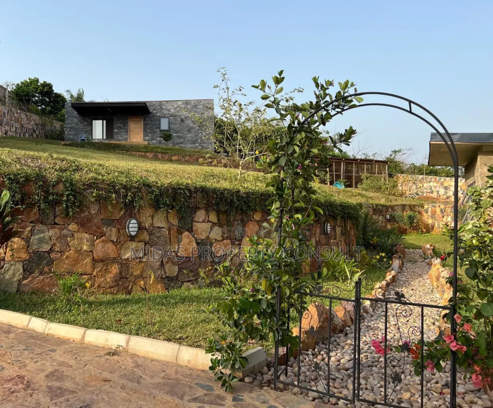 Furnished 5bdrm House in Aburi for sale