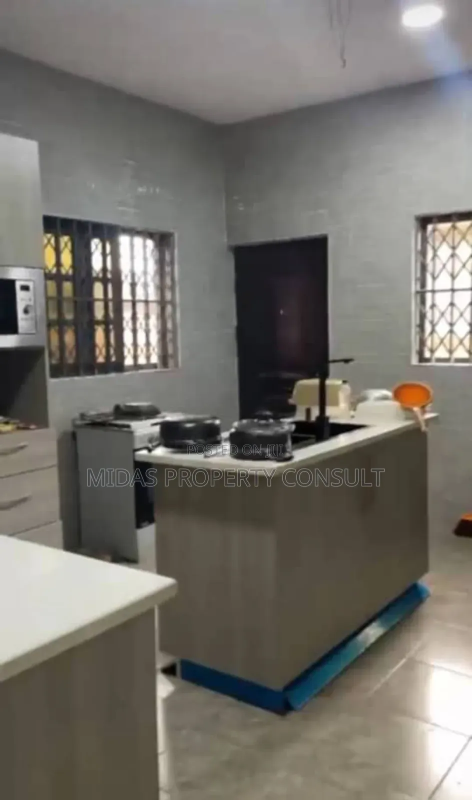 4bdrm House in Amrahia, Adenta for sale