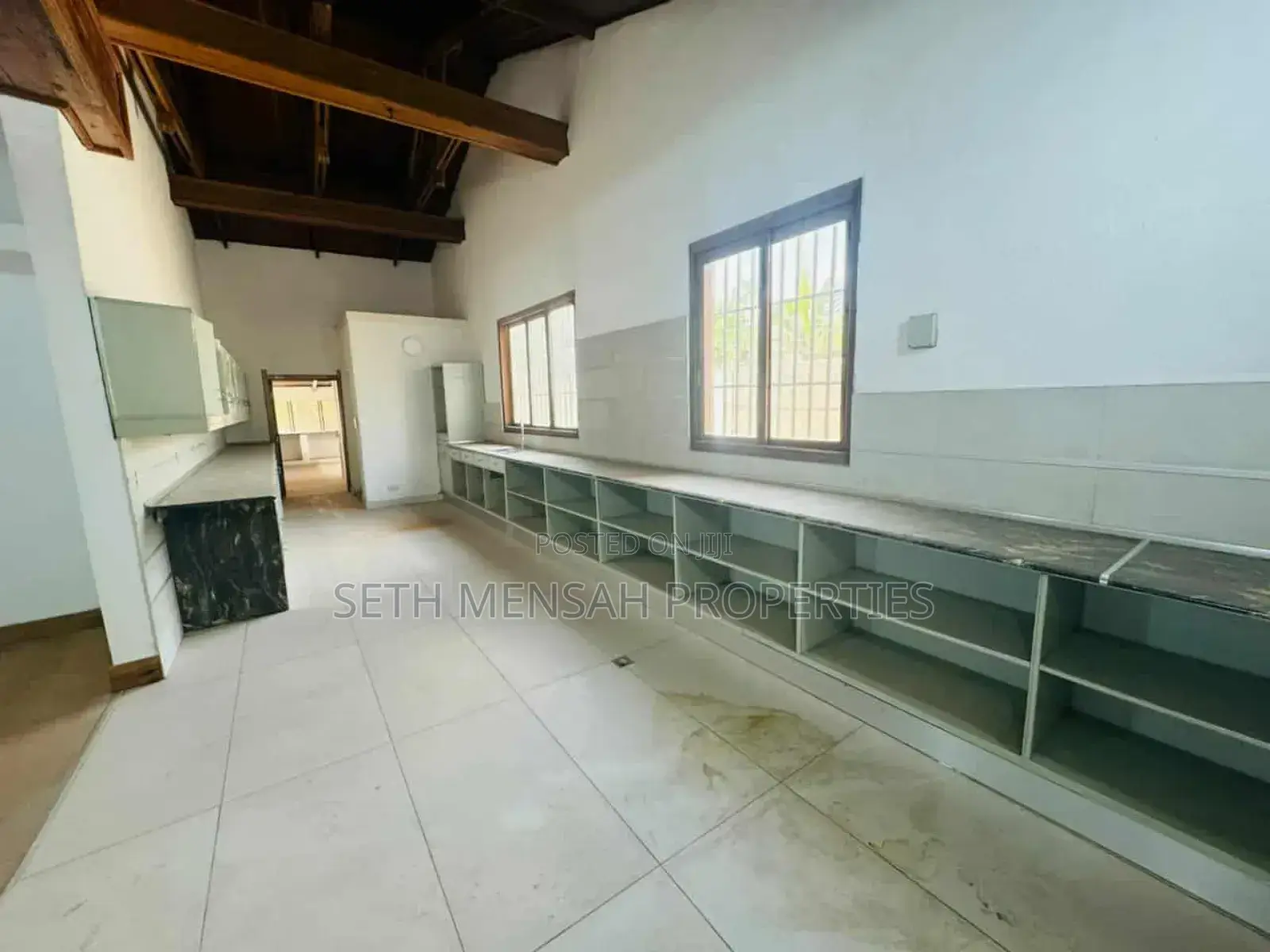 5bdrm House in Airport Residential Area for sale