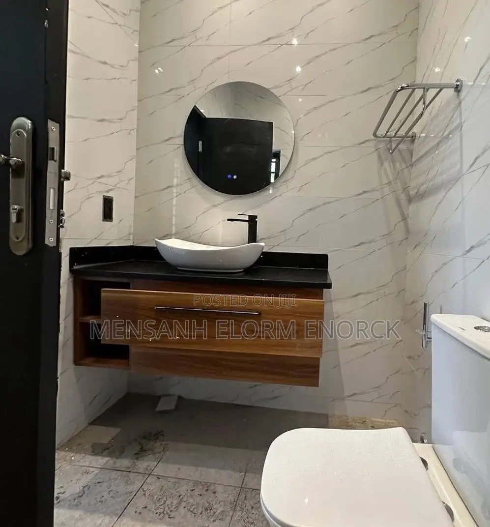 Kitchen Cabinets and Wall Dropp
