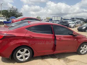 Hyundai Elantra Limited Sedan FWD (1.8L 4cyl 6A) 2016 Red