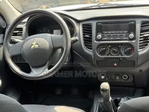 Mitsubishi L200 2023 White
