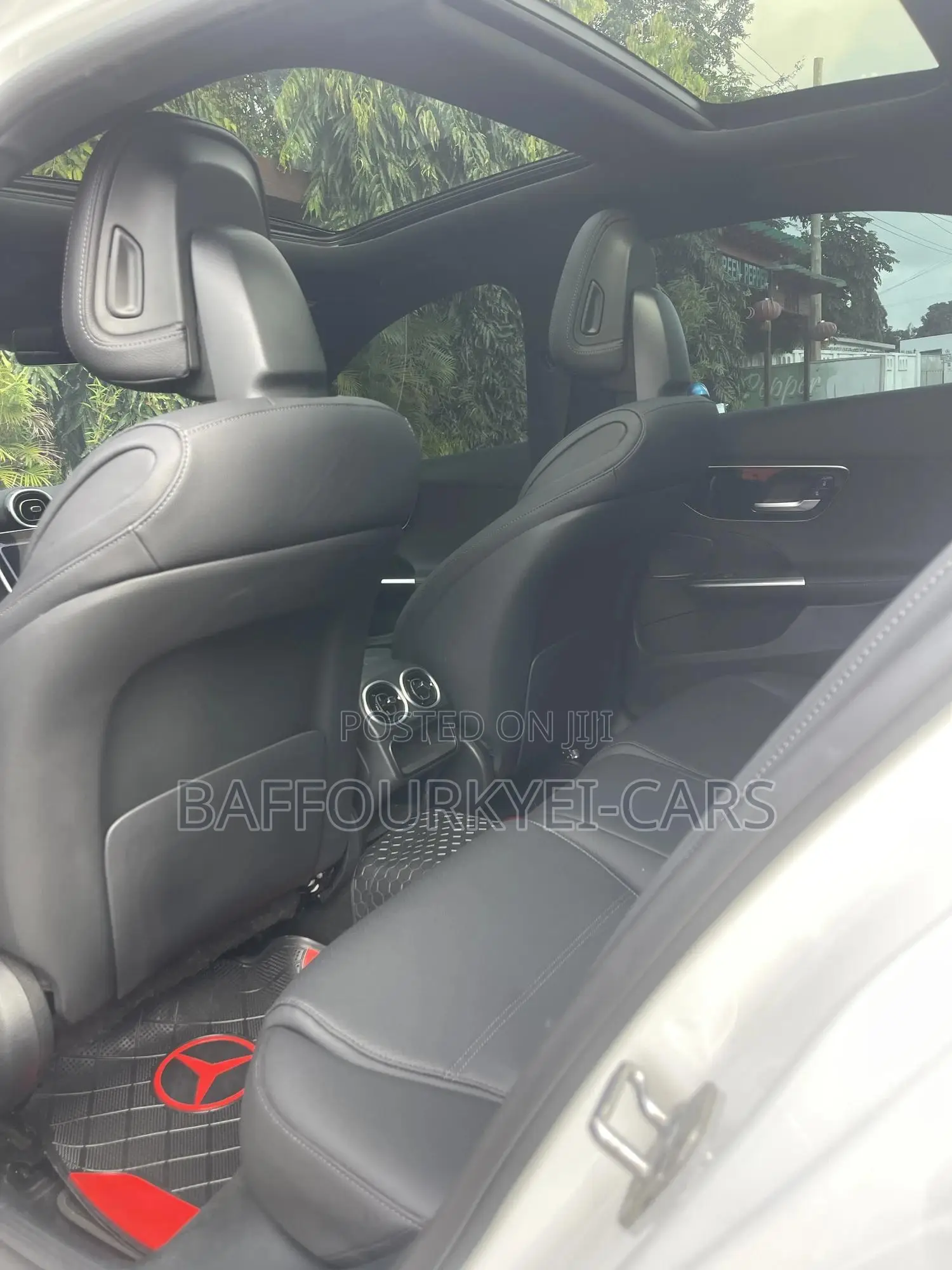 Mercedes-Benz C300 2024 White