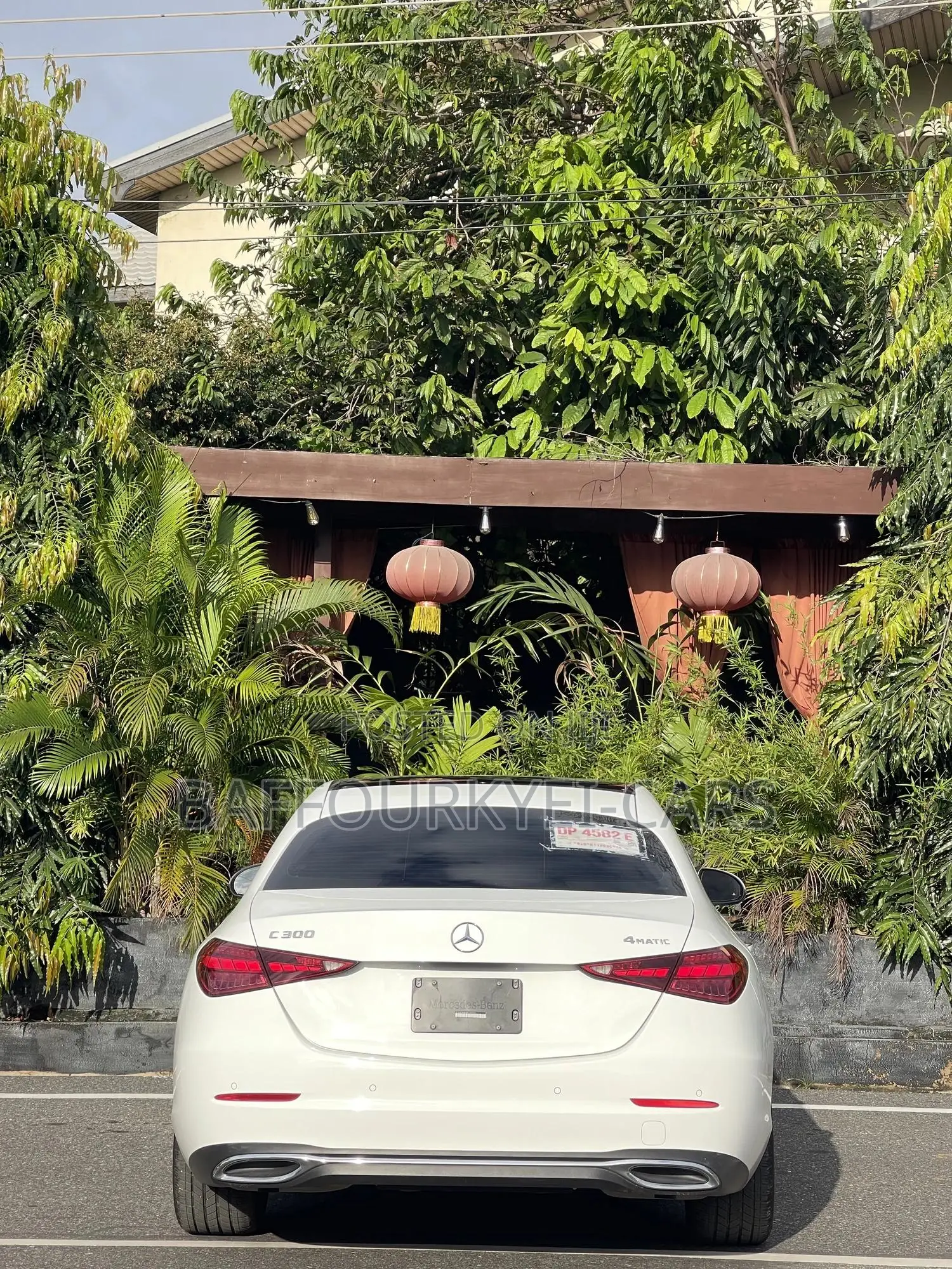 Mercedes-Benz C300 2024 White