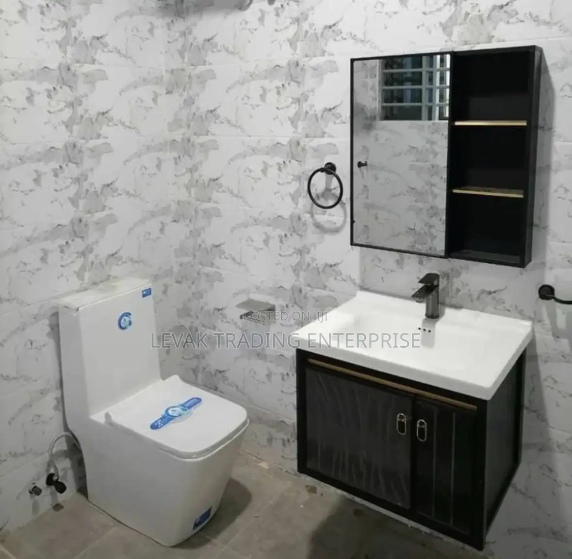 Cabinet With Watercloset