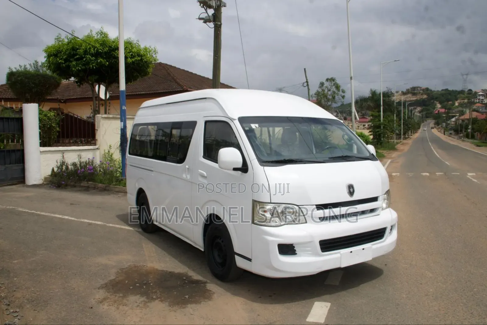 Toyota HiAce 2013 White