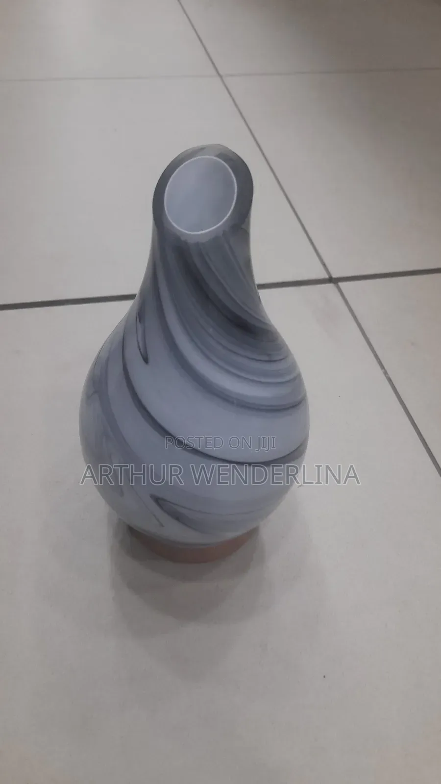 Classic Aroma Diffuser Vase as Well