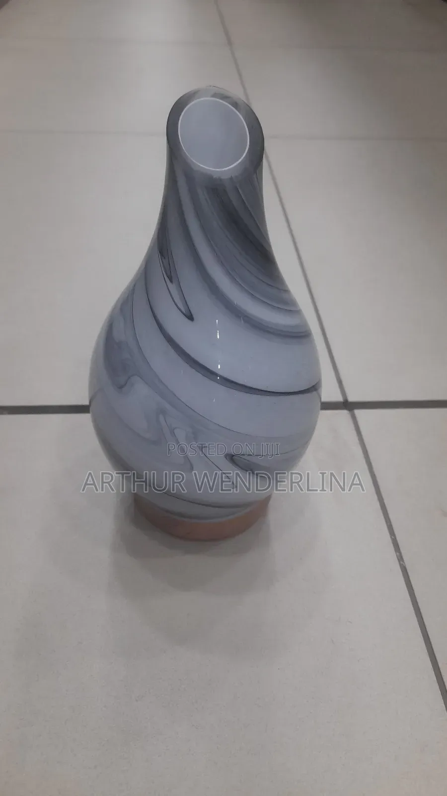 Classic Aroma Diffuser Vase as Well