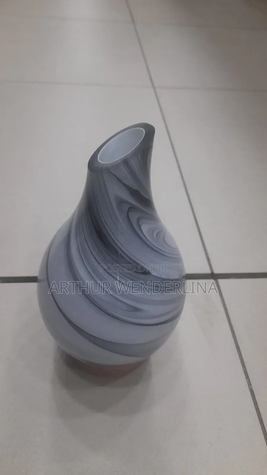 Classic Aroma Diffuser Vase as Well