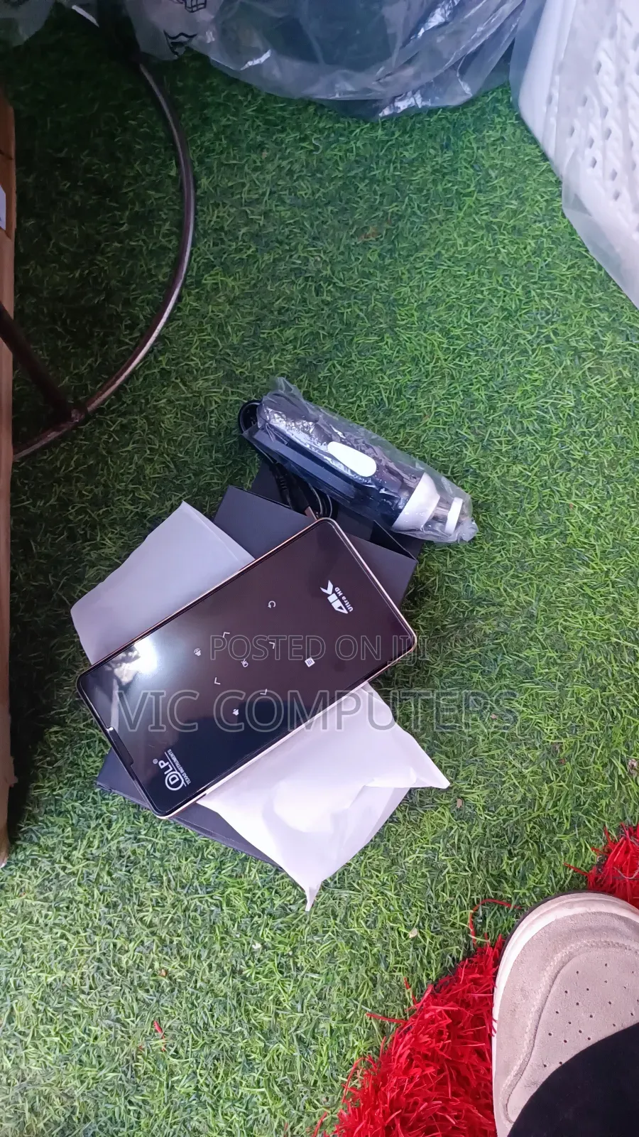 Smart Projector Rechargeable Android