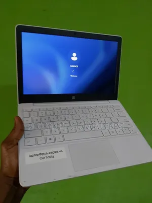 New Laptop Microsoft Surface Laptop SE 4GB Intel SSD 72GB