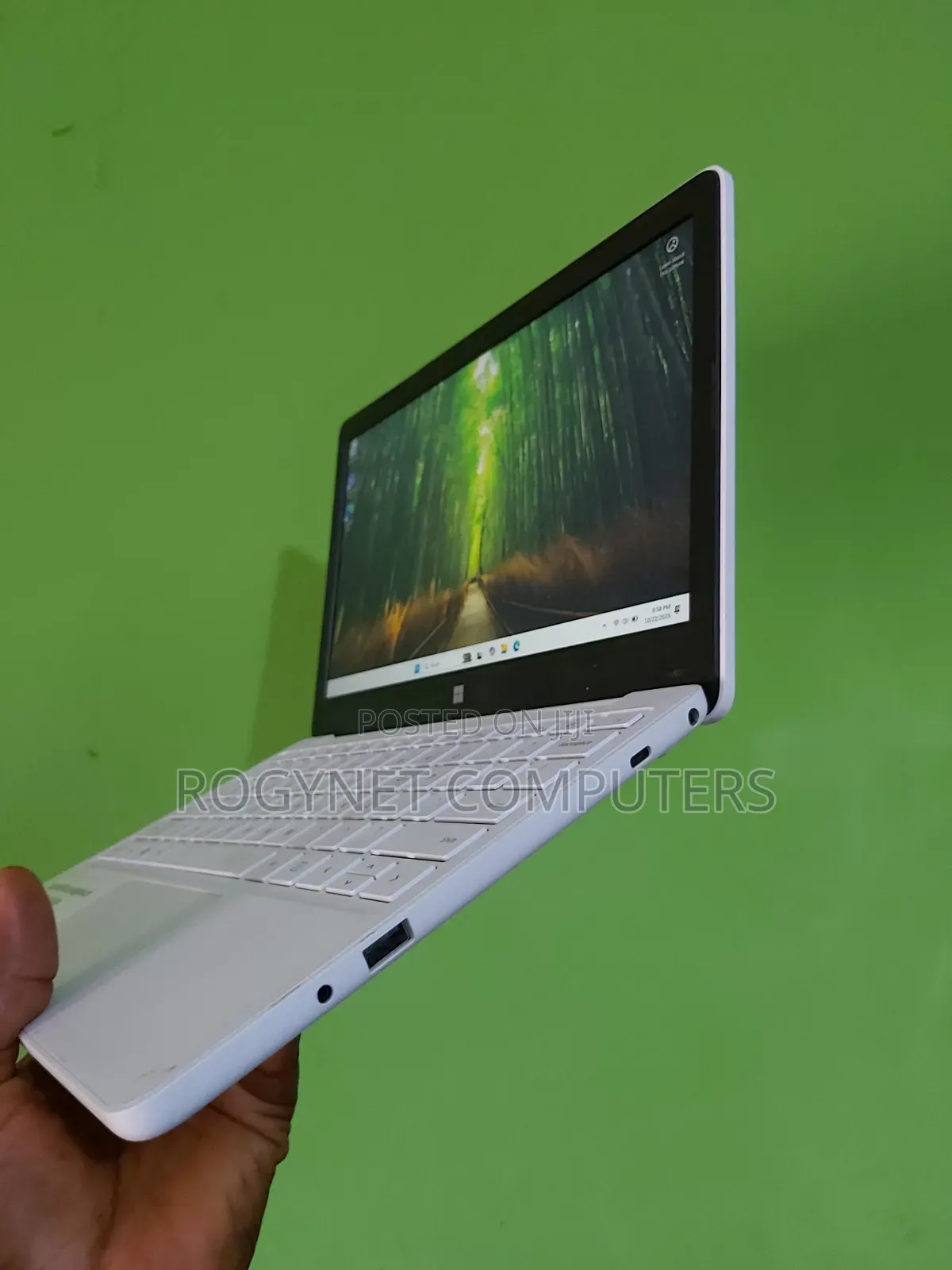 New Laptop Microsoft Surface Laptop SE 4GB Intel SSD 72GB