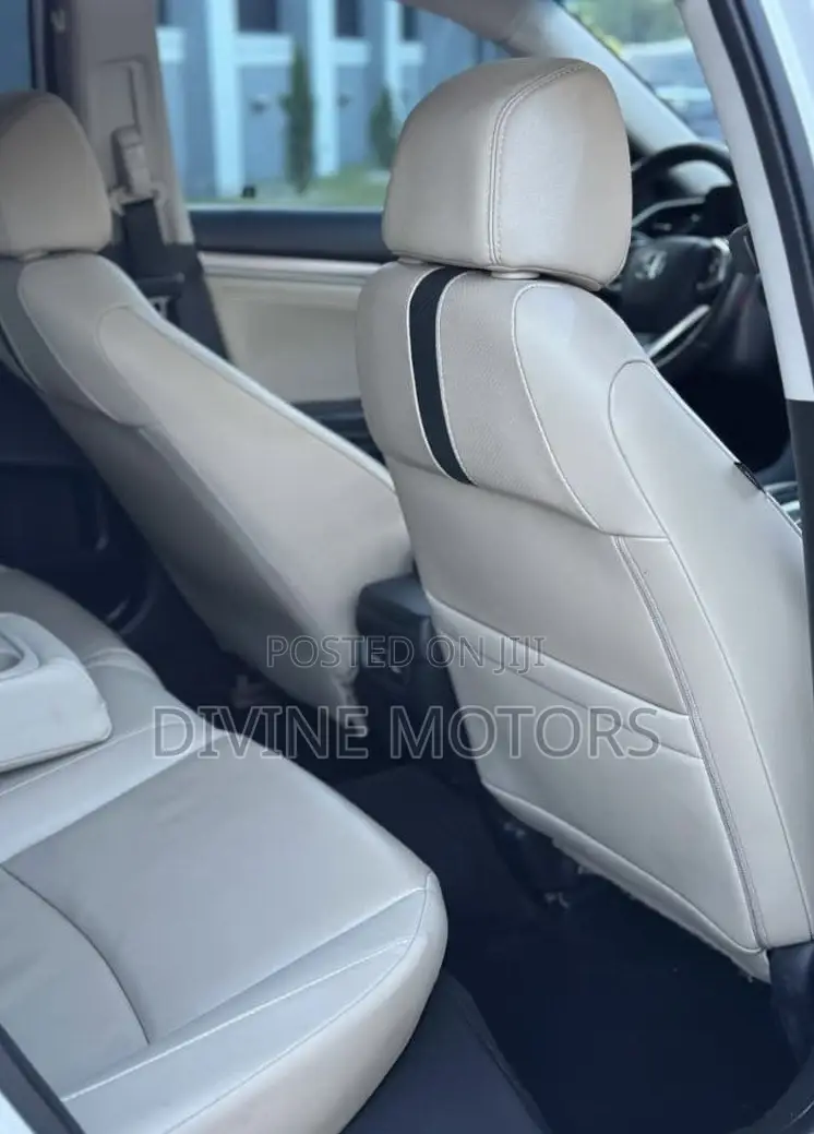 Honda Civic Touring Coupe 2018 White