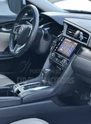 Honda Civic Touring Coupe 2018 White