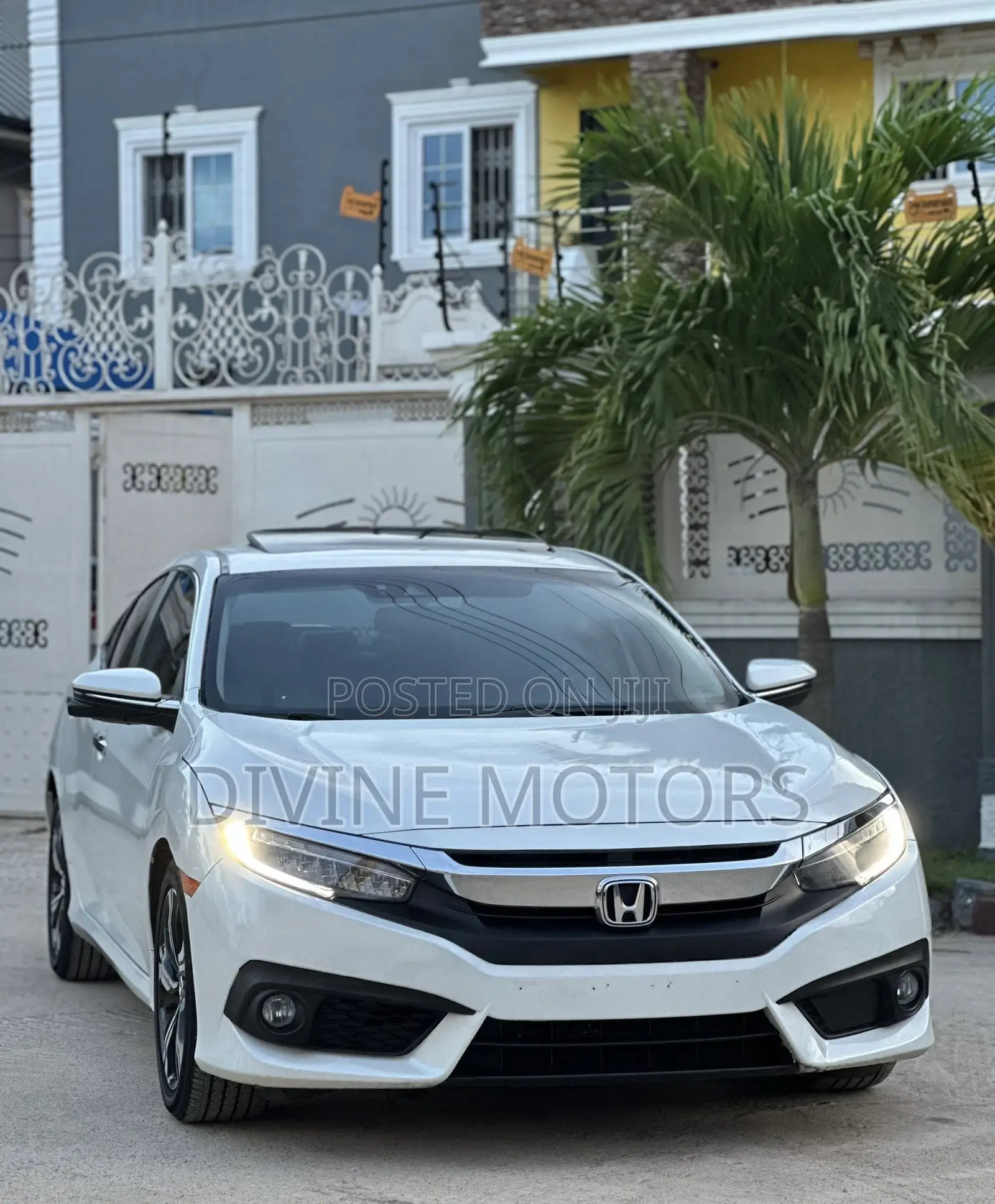 Honda Civic Touring Coupe 2018 White