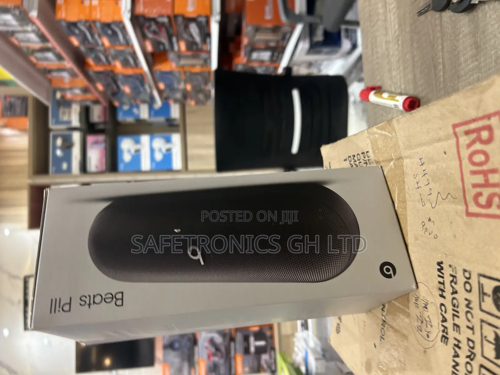 Long Lasting Beats Pill Speaker