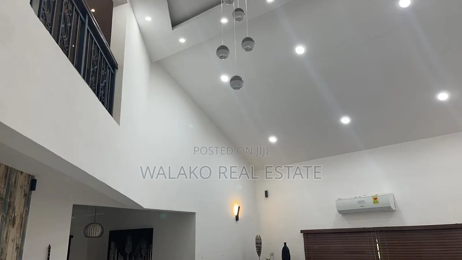 7bdrm Mansion in Pokuase for sale