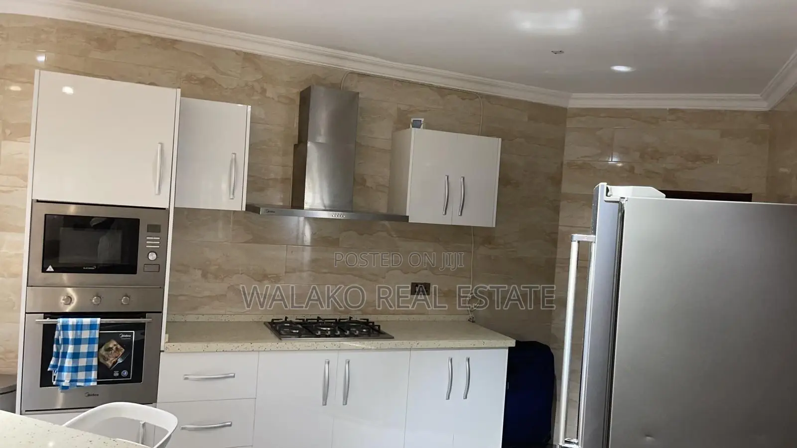 7bdrm Mansion in Pokuase for sale