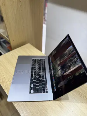 Laptop Apple MacBook Pro 2019 16GB Intel Core i7 SSD 512GB