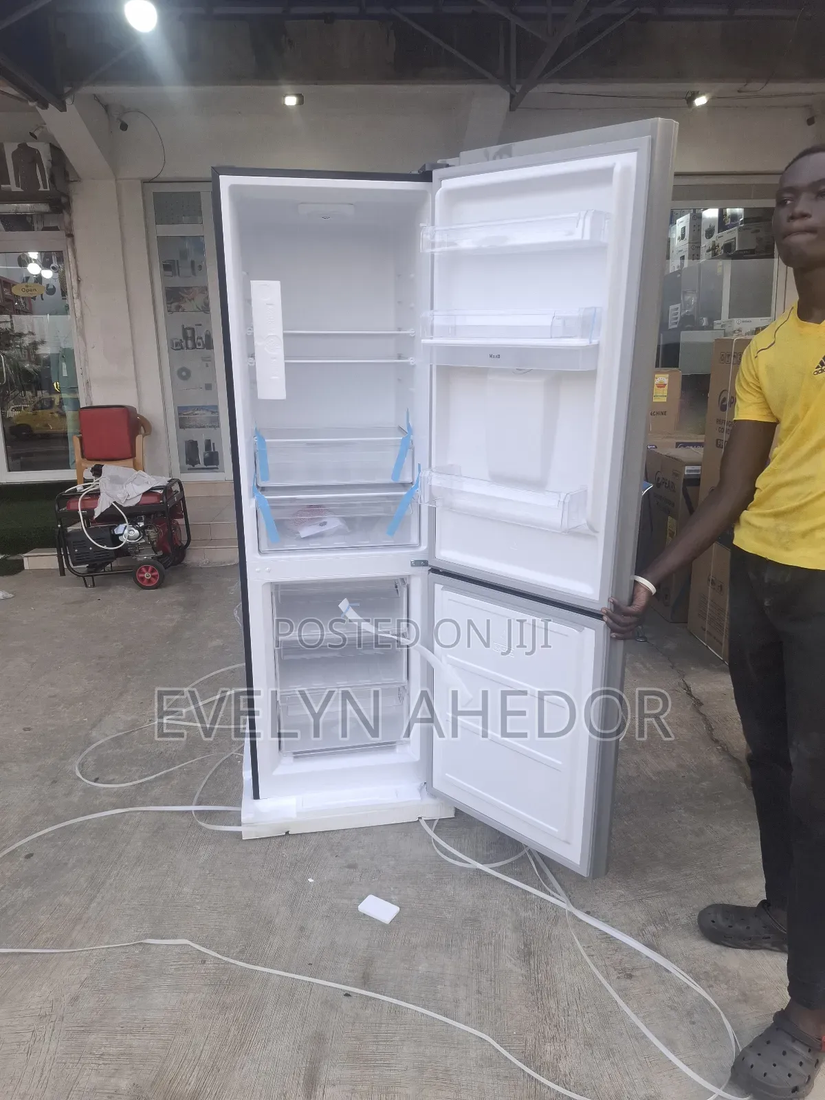 Affordable Rainbow Bottom Fridge With Water Despenser 309ltrs for Sale