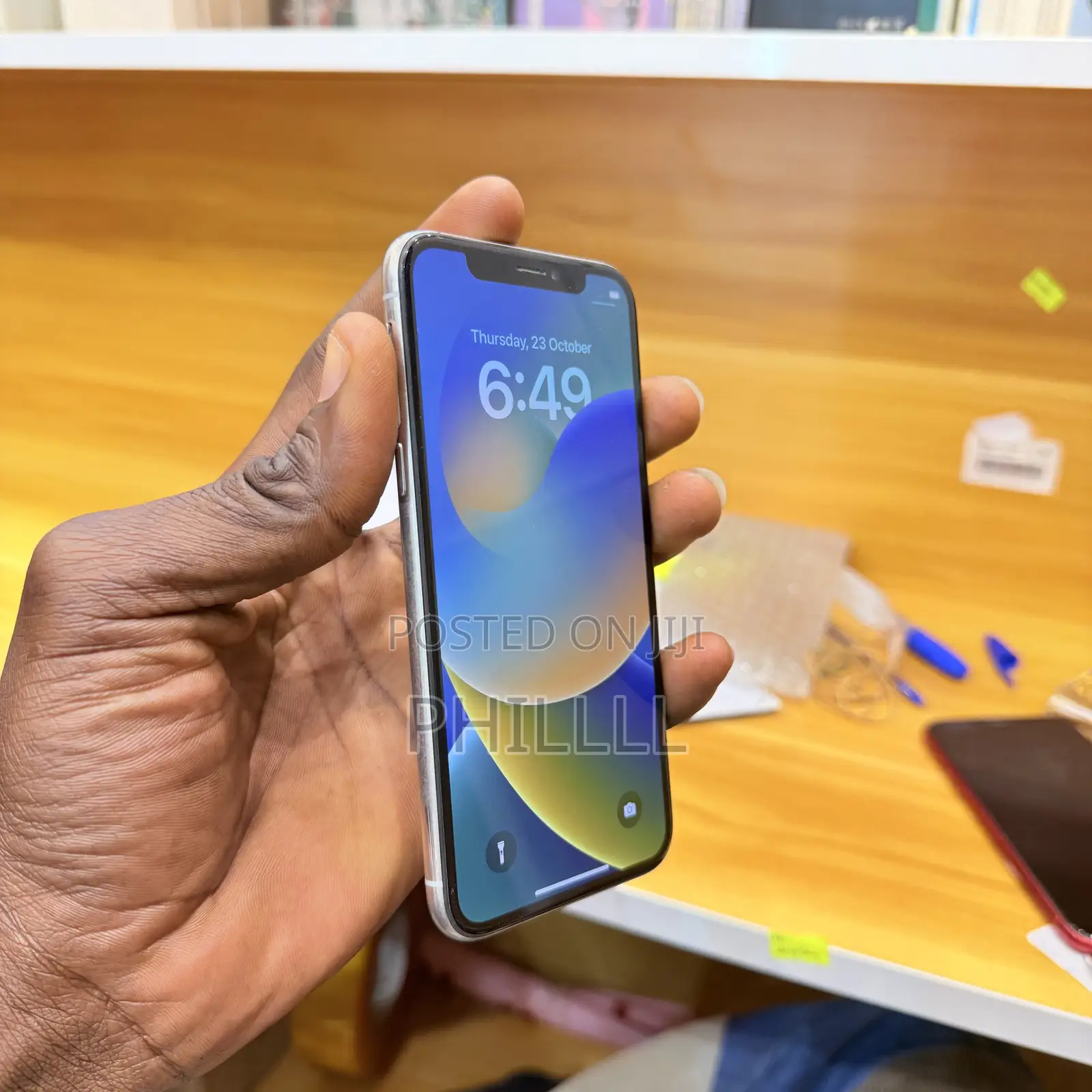 Apple iPhone X 64 GB White
