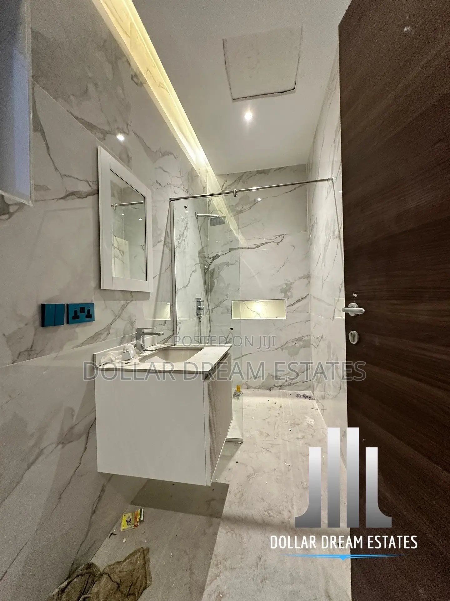 5bdrm House in East Legon for sale