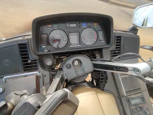 Yamaha 1983 Gold