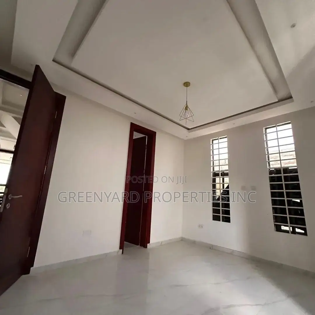 6bdrm House in Hills, East Legon for sale