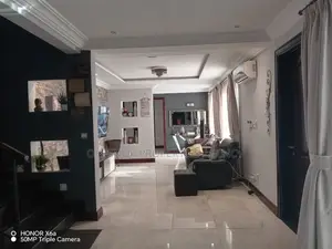 5bdrm House in Spintex, Accra Metropolitan for sale