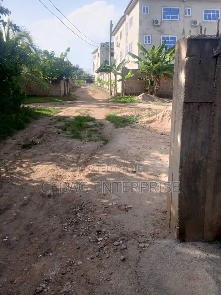 3bdrm Apartment in Awutu Senya West for sale