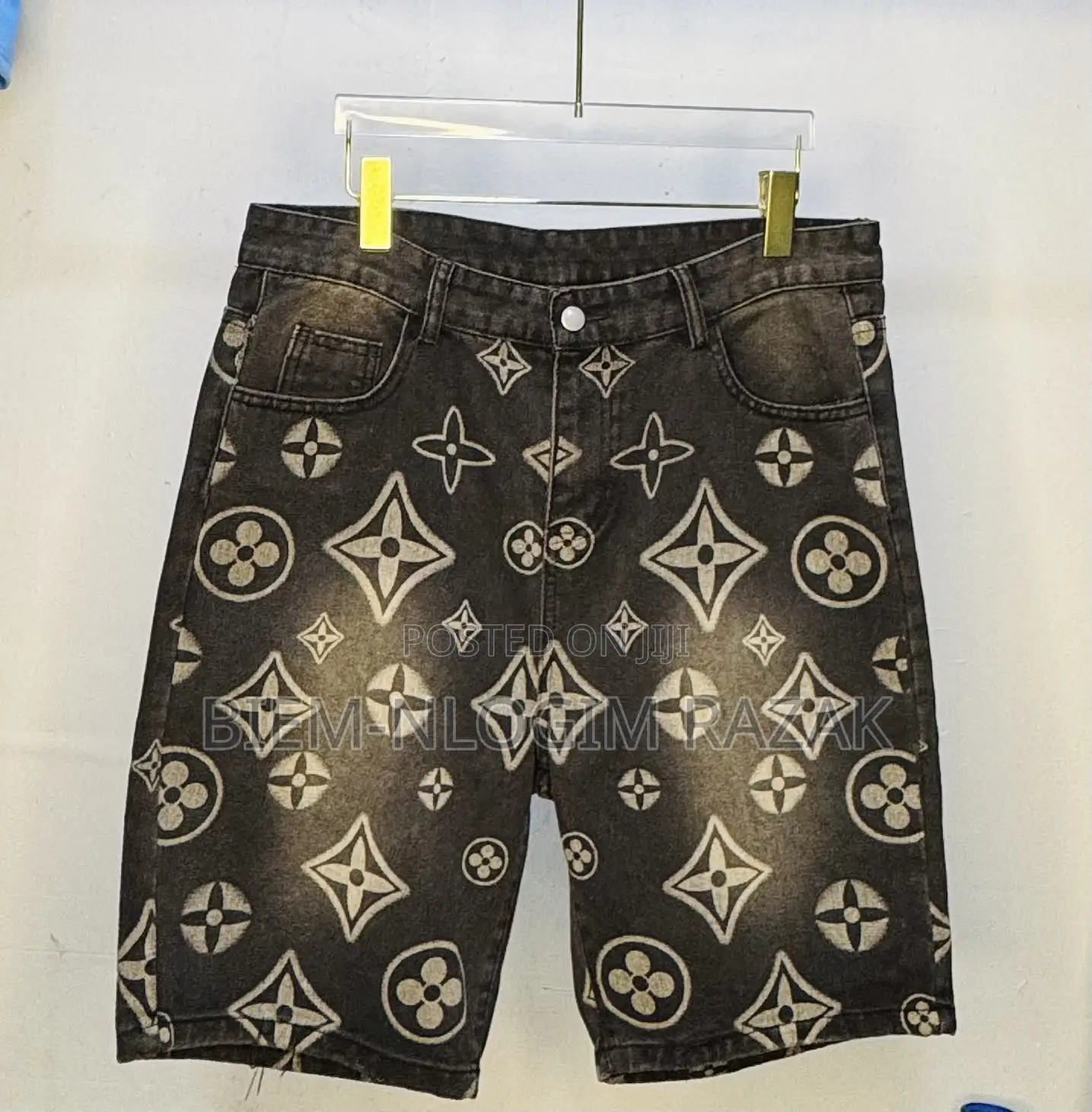 Strong Texture Short Jeans Available in Stock