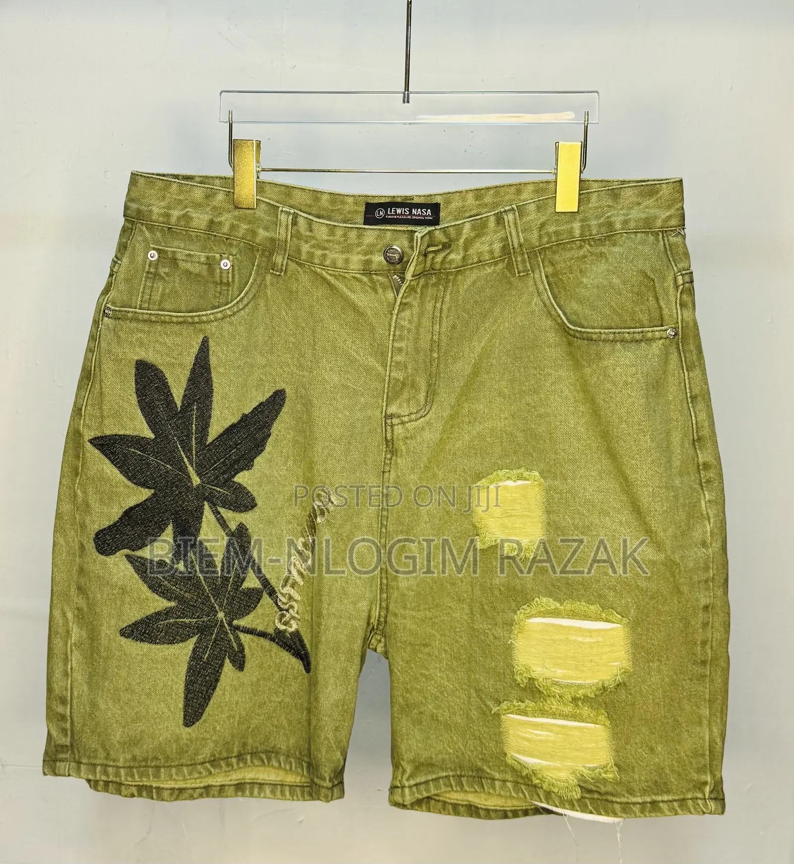 Strong Texture Short Jeans Available in Stock