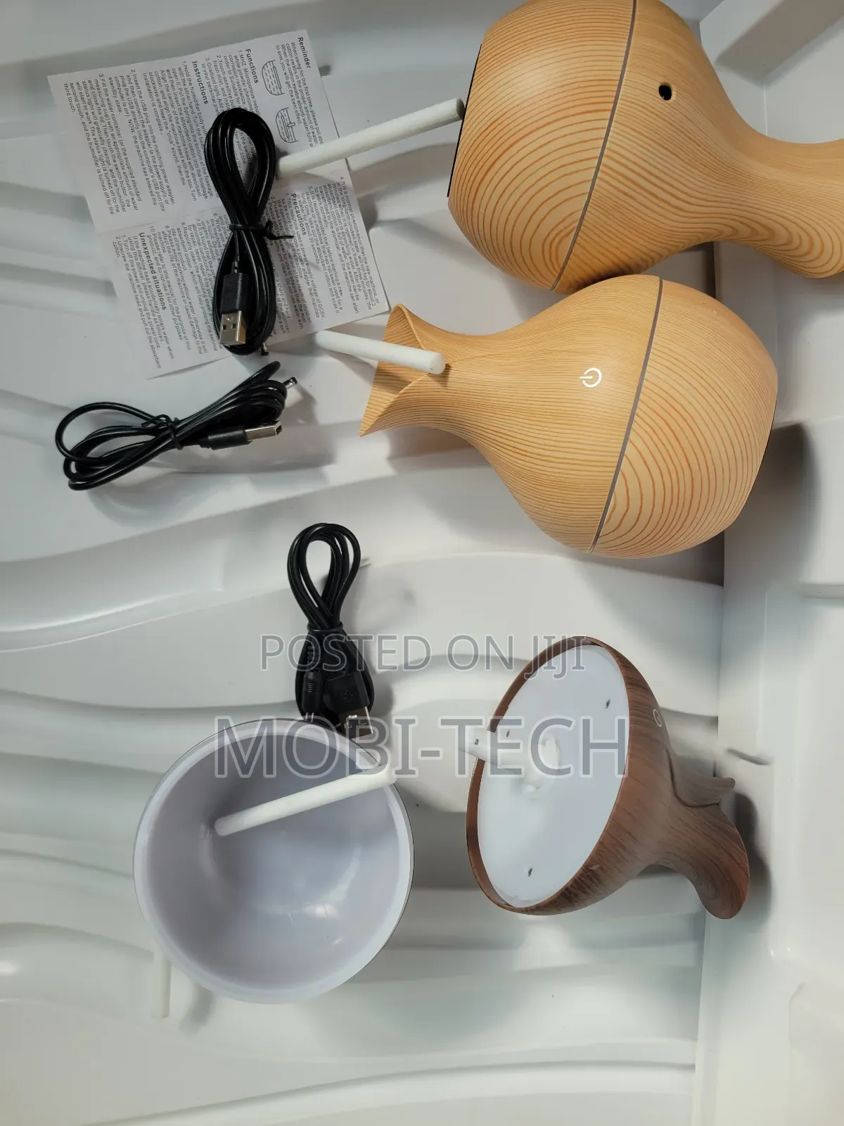 Usb-Powered Wood-Grain Aroma Diffuser and Humidifier